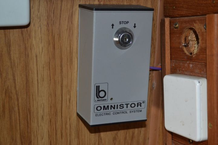 781796-50 FORD CS250 COACH TRAVEL V8, 1989