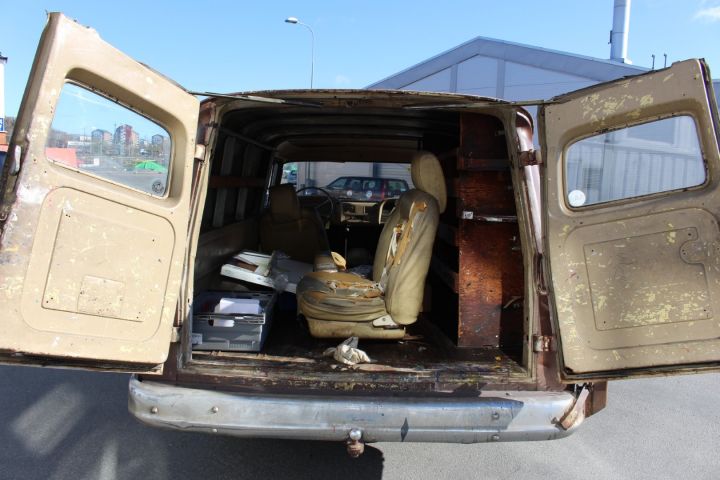 784097-18 Chevrolet Apache 10 Panel Wagon -1961