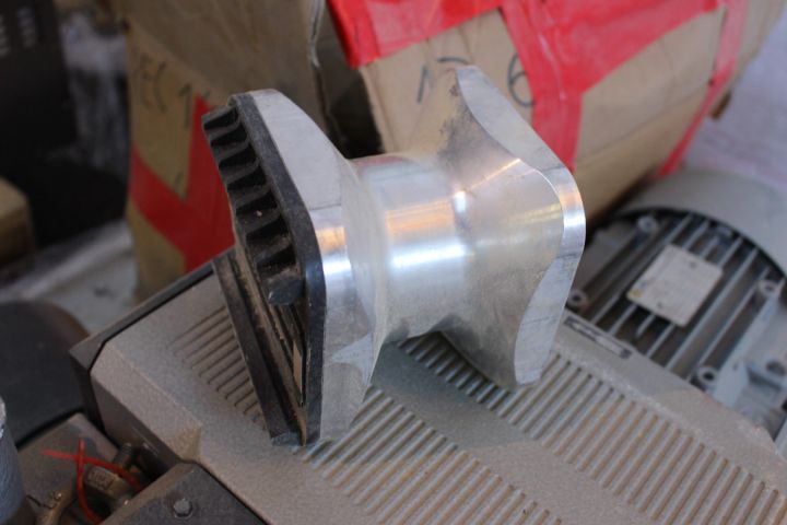 780828-6 (Skickas tillbaka till Odenfönster) Vakuumpump Rietschle Druvac VTA 100 -2003, 24 st vaccumkoppar