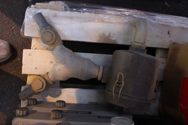 780828-7 (Skickas tillbaka till Odenfönster) Vakuumpump Rietschle Druvac VTA 100 -2003, 24 st vaccumkoppar