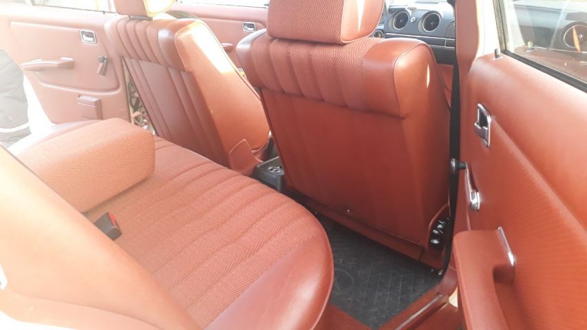 769795-16 Mercedes-Benz 200 -1982