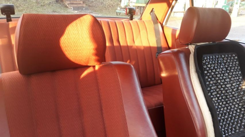 769795-15 Mercedes-Benz 200 -1982