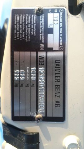 769795-11 Mercedes-Benz 200 -1982