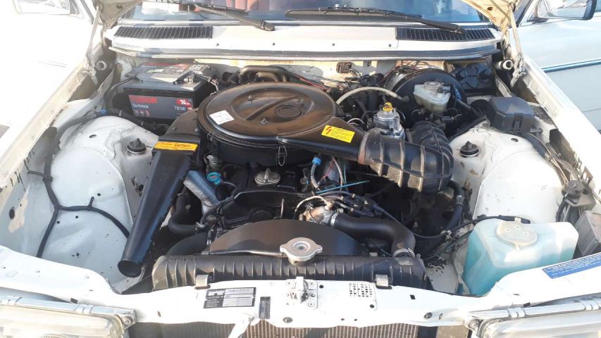 769795-10 Mercedes-Benz 200 -1982