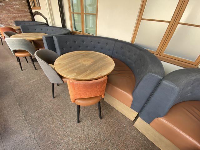 744825-4 U-sofas, 4 pcs with table and eight chairs