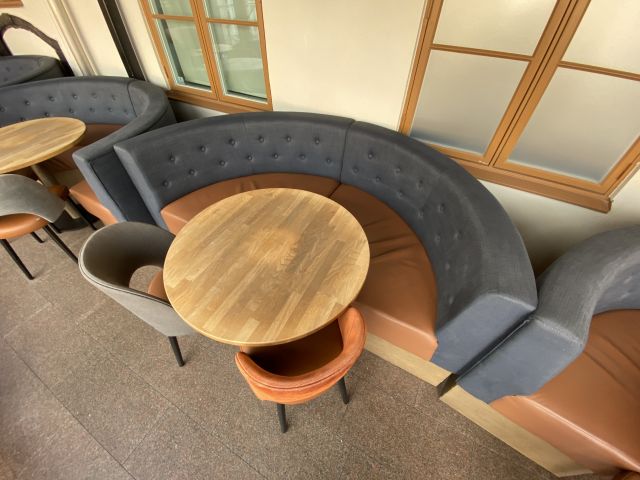 744825-5 U-sofas, 4 pcs with table and eight chairs