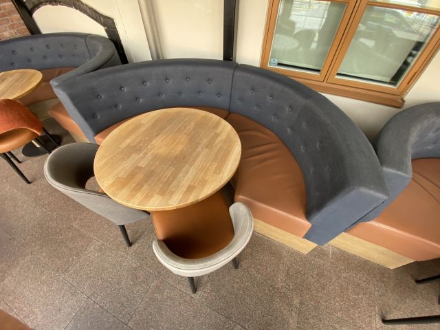 744825-7 U-sofas, 4 pcs with table and eight chairs