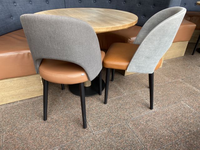 744825-8 U-sofas, 4 pcs with table and eight chairs