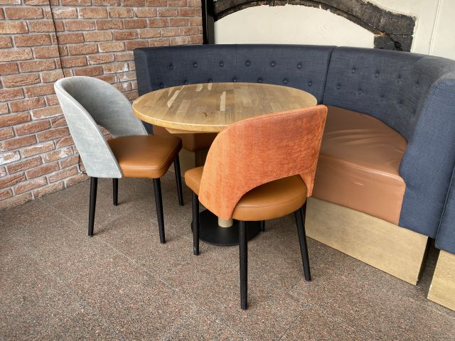 744825-9 U-sofas, 4 pcs with table and eight chairs