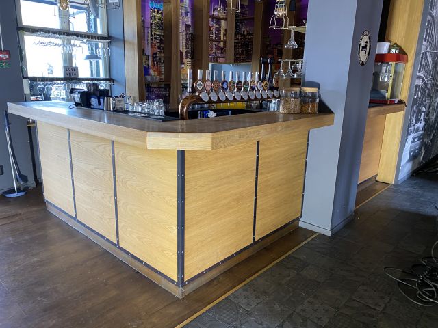 744841-1 Bar counter at an angle of approx. 407x250 cm - as well as back bar shelves and accessories