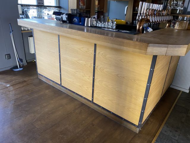 744841-4 Bar counter at an angle of approx. 407x250 cm - as well as back bar shelves and accessories