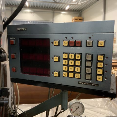 784449-10 Milling machine Yamazaki YZ-8