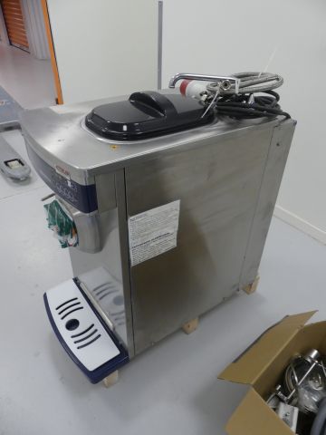 607796-4 Glass machine Nissei