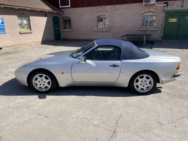 735711-4 Porsche 944 S2 Cabriolet -1990