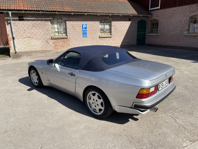 735711-5 Porsche 944 S2 Cabriolet -1990