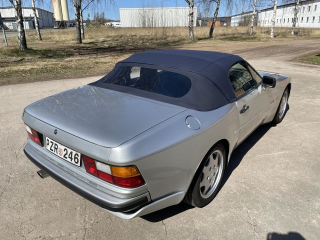 735711-7 Porsche 944 S2 Cabriolet -1990