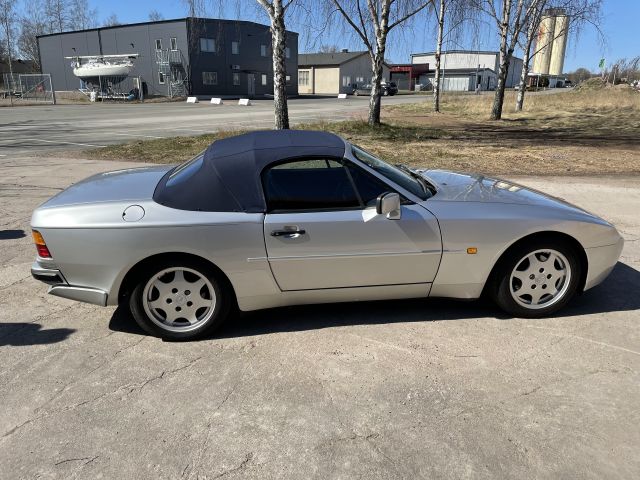 735711-8 Porsche 944 S2 Cabriolet -1990