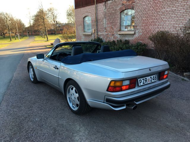 735711-24 Porsche 944 S2 Cabriolet -1990