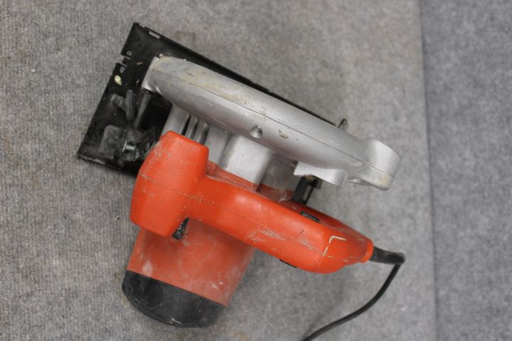 728766-3 Circular saw & screwdriver - Black & Decker and Ryobi