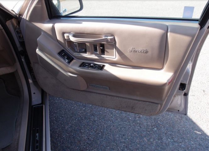 769792-10 Cadillac Seville -1988