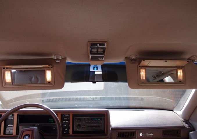 769792-32 Cadillac Seville -1988