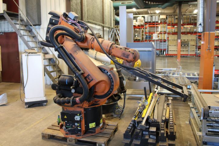 719640-1 Industrial robot, KUKA KR200 / 2 Tj