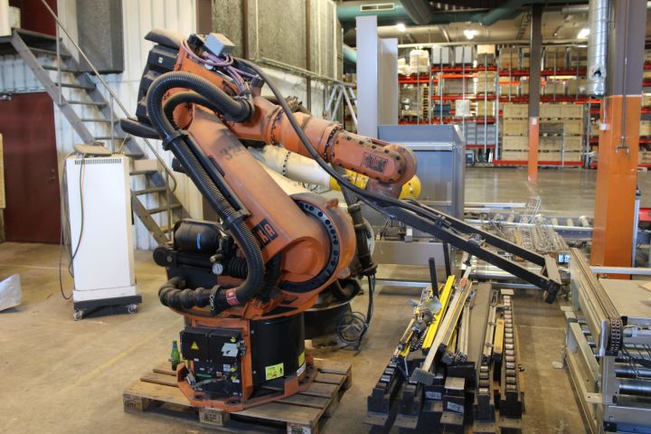 719640-2 Industrial robot, KUKA KR200 / 2 Tj
