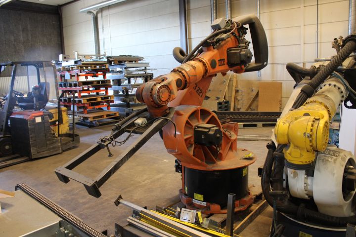 719640-8 Industrial robot, KUKA KR200 / 2 Tj
