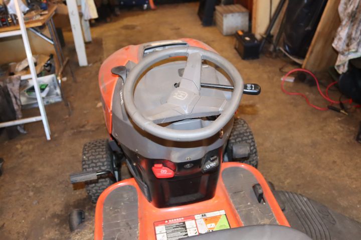 786579-10 Garden tractor Husqvarna YTH20K46