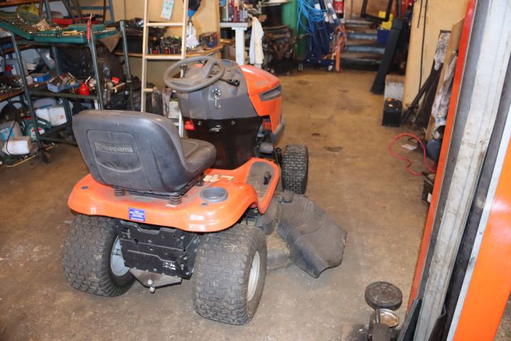 786579-4 Garden tractor Husqvarna YTH20K46