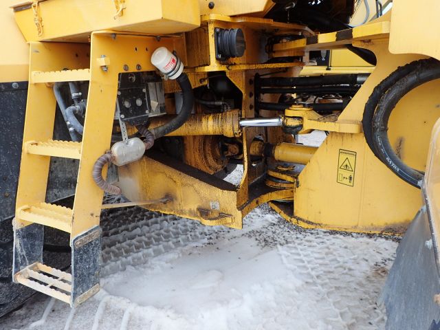 689213-9 Volvo 180E Wheel Loader 2006