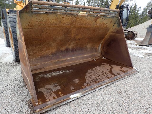 689213-11 Volvo 180E Wheel Loader 2006