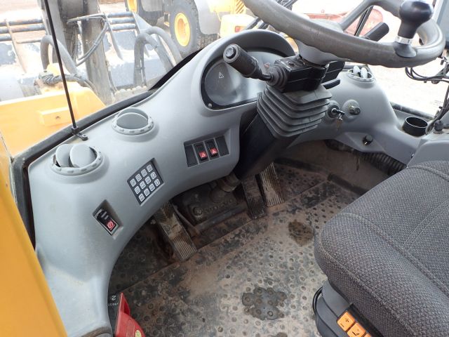 689213-22 Volvo 180E Wheel Loader 2006