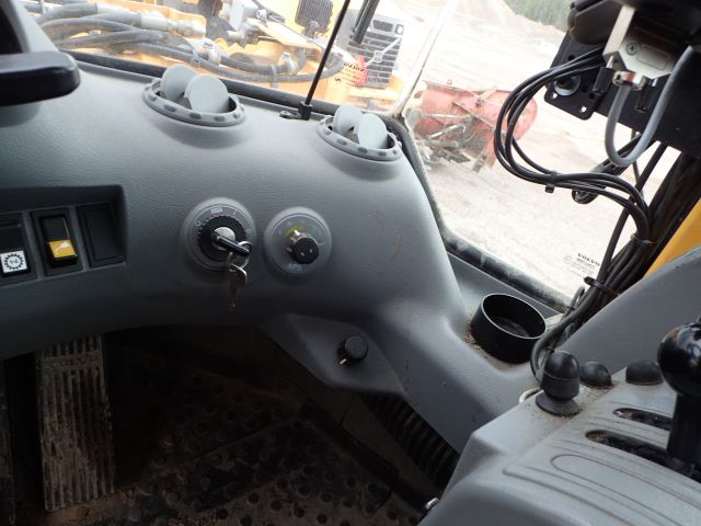 689213-27 Volvo 180E Wheel Loader 2006