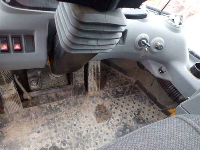 689213-28 Volvo 180E Wheel Loader 2006