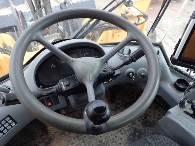689213-29 Volvo 180E Wheel Loader 2006