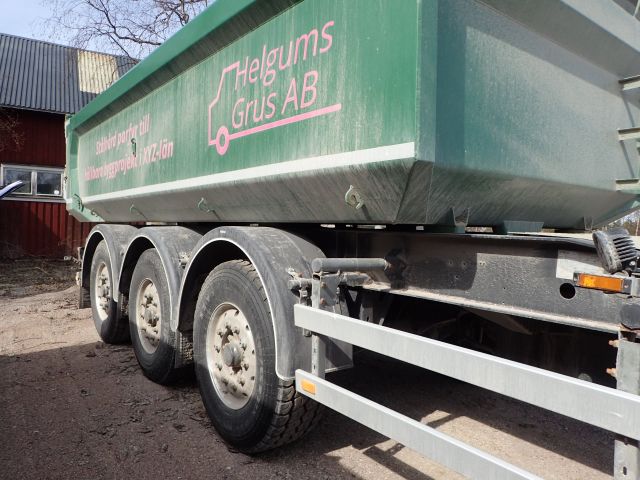 689216-8 Tipper Tridem