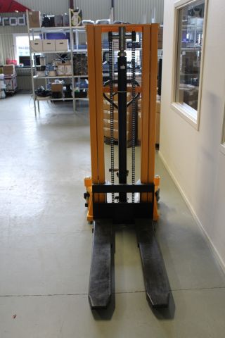 759011-2 Intra.se Manual Hand Pallet Lifter 1000 Kg Demoex