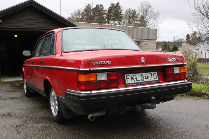 788936-6 Volvo 244GL -1991