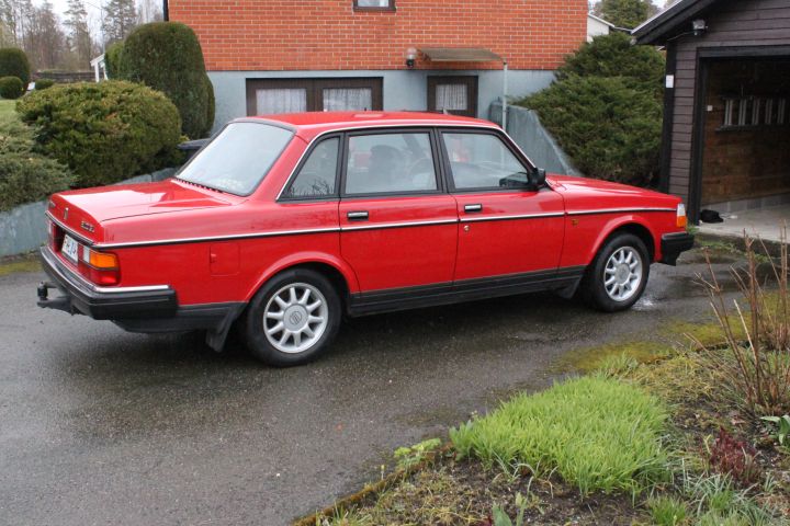 788936-13 Volvo 244GL -1991