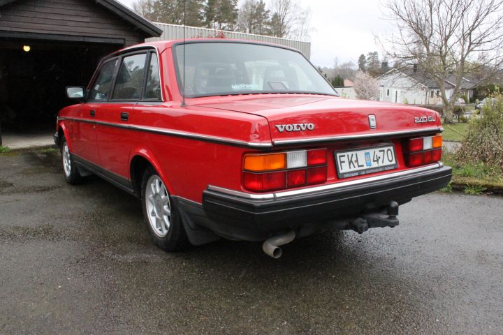 788936-19 Volvo 244GL -1991