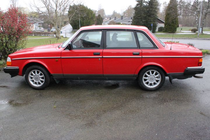 788936-20 Volvo 244GL -1991