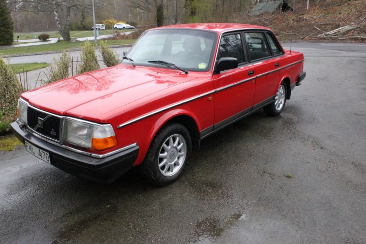 788936-21 Volvo 244GL -1991