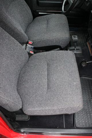 788936-28 Volvo 244GL -1991