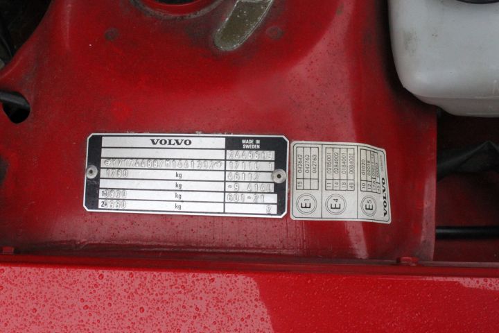 788936-35 Volvo 244GL -1991