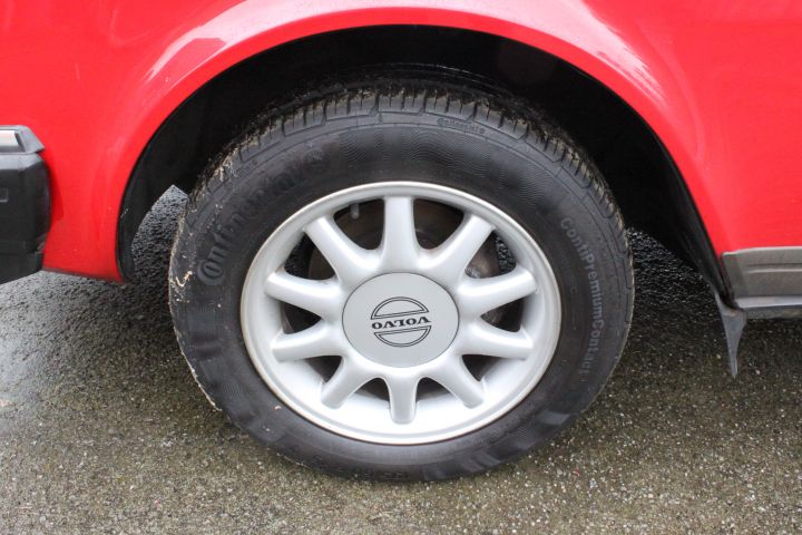 788936-39 Volvo 244GL -1991