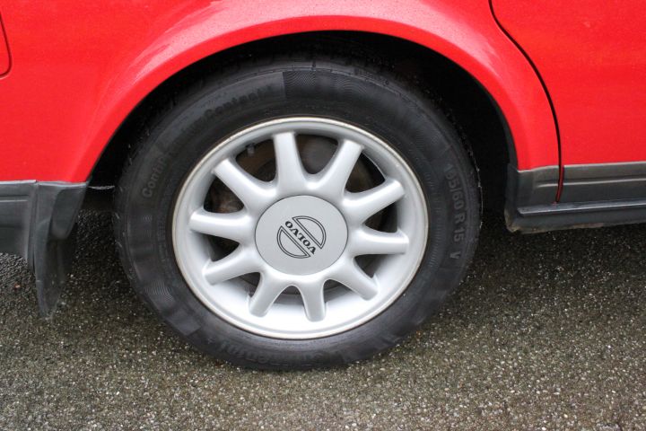 788936-41 Volvo 244GL -1991