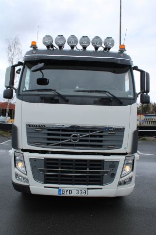 759014-9 Volvo FH12 460 Euro 3 -03 (374394km)