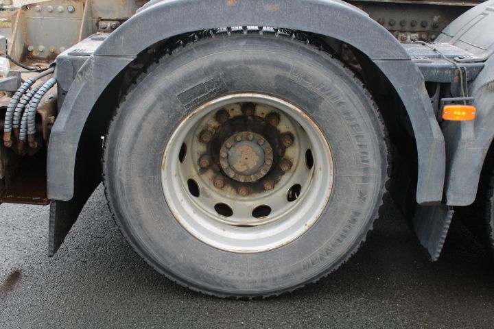 759014-13 Volvo FH12 460 Euro 3 -03 (374394km)