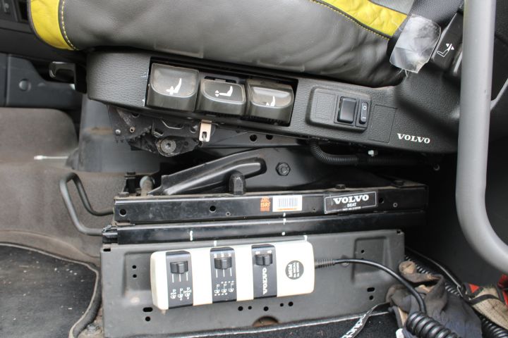 759014-31 Volvo FH12 460 Euro 3 -03 (374394km)